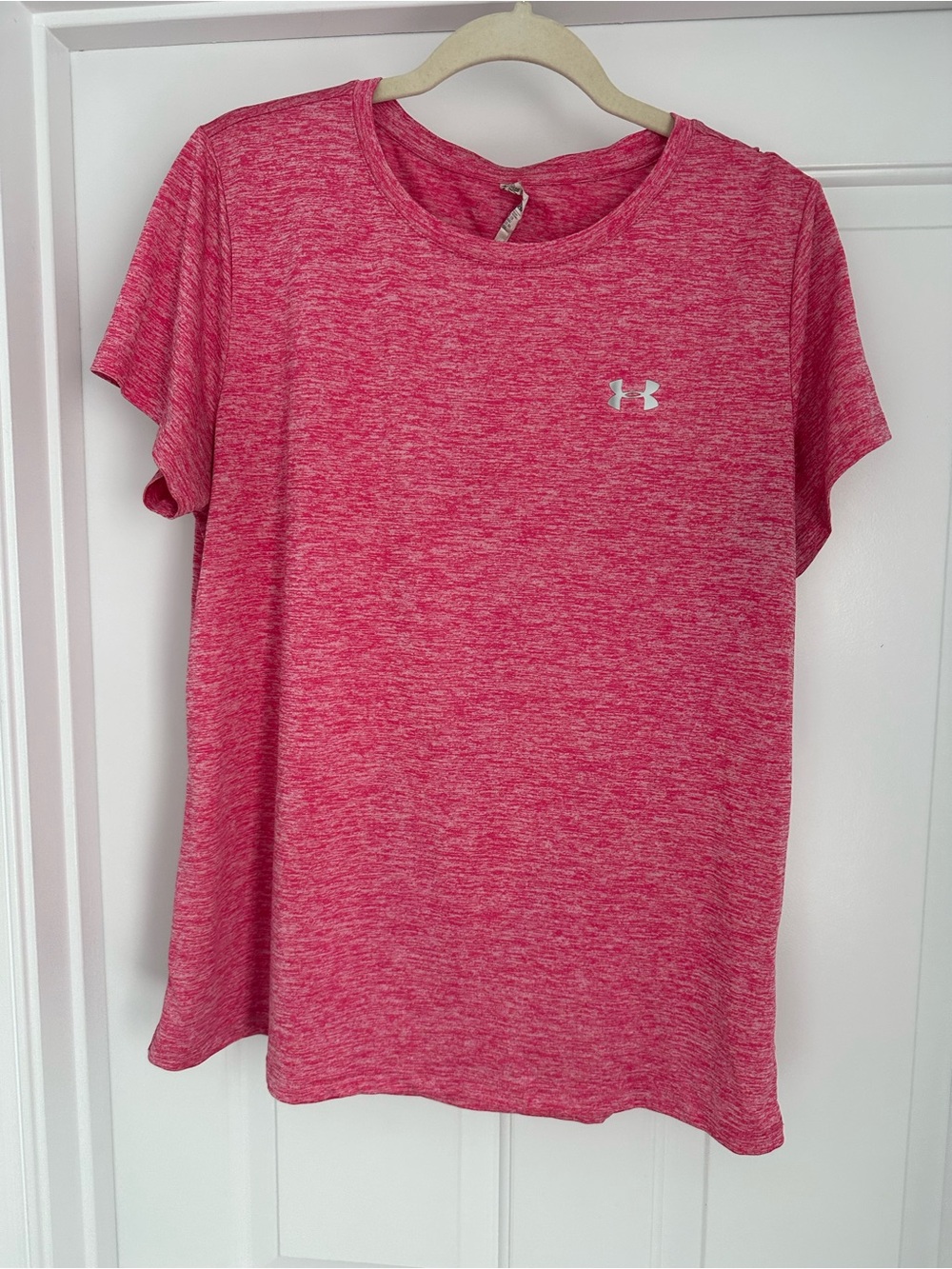 Women’s xl pink under armour tee EUC